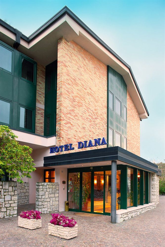 Hotel Diana 발도비아데네 외부 사진